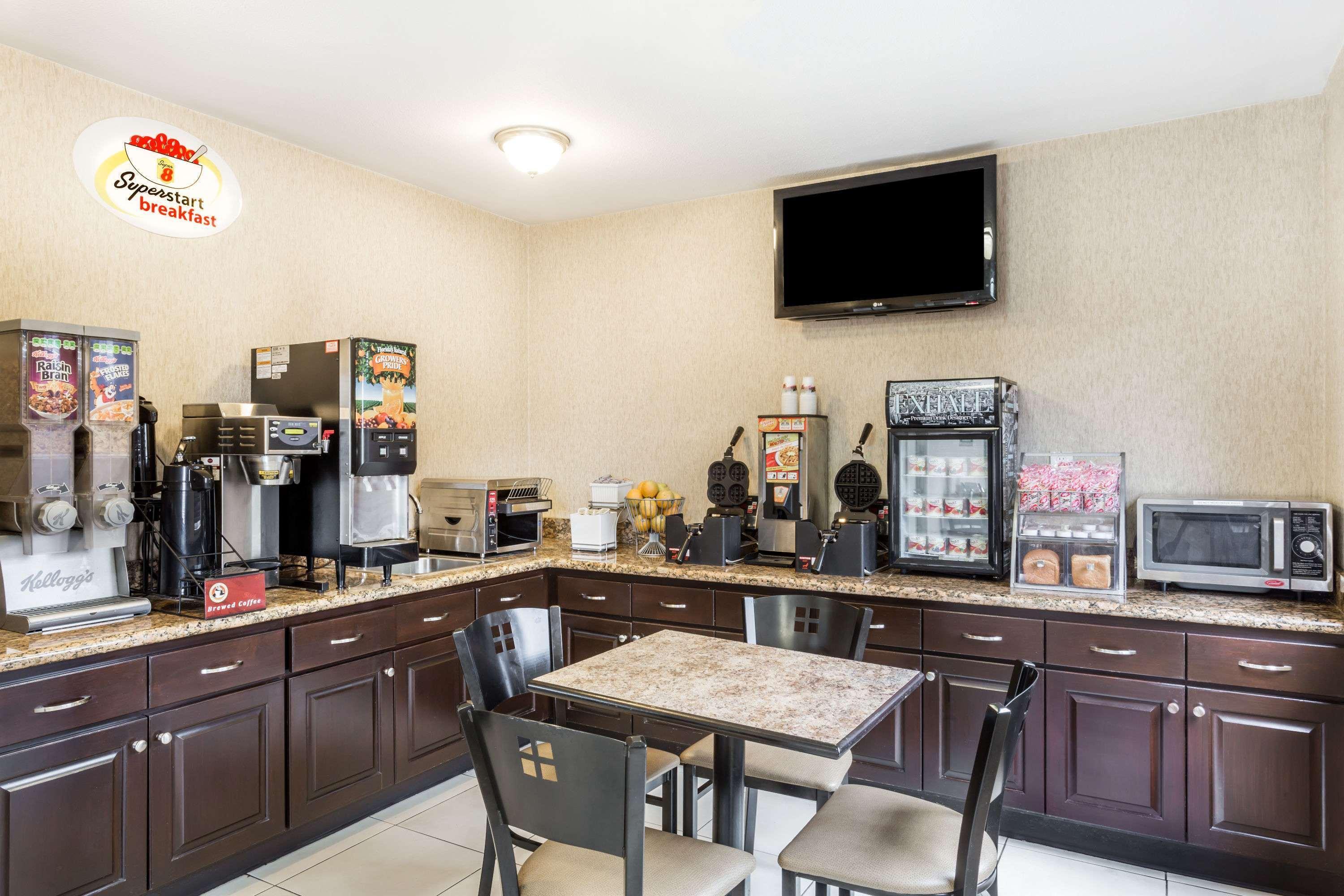 Super 8 By Wyndham Phoenix Downtown Extérieur photo