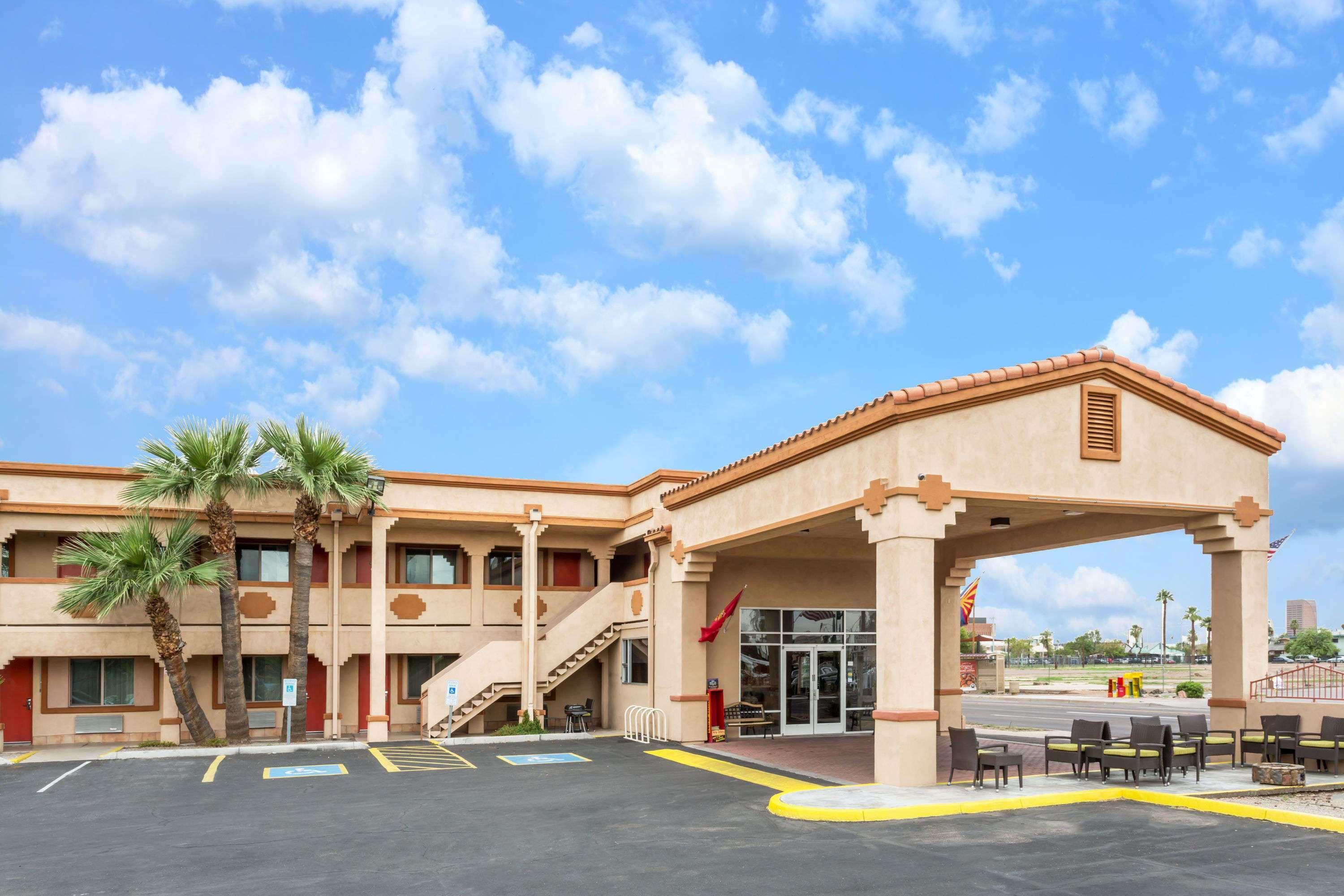 Super 8 By Wyndham Phoenix Downtown Extérieur photo